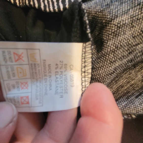 Dorothy of London mid length dress size L Black top with patterned bottom - Picture 11 of 11